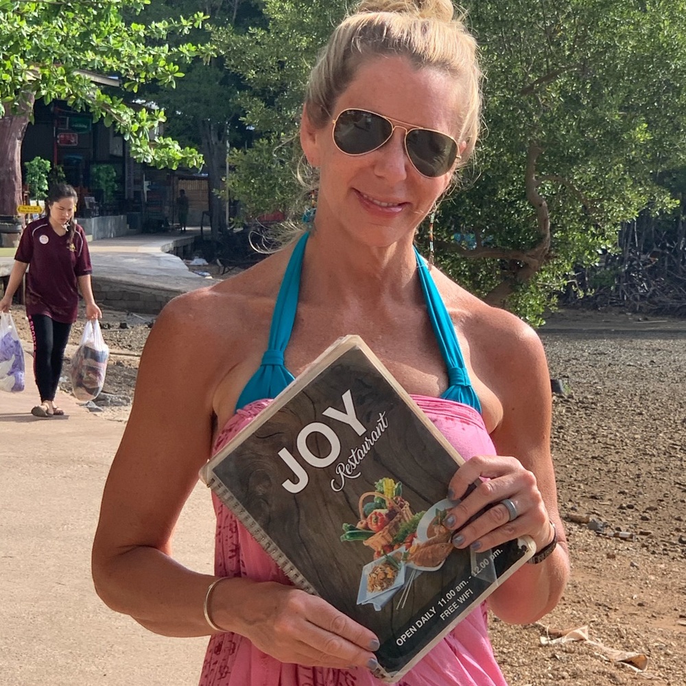Meet your Posher, Joy